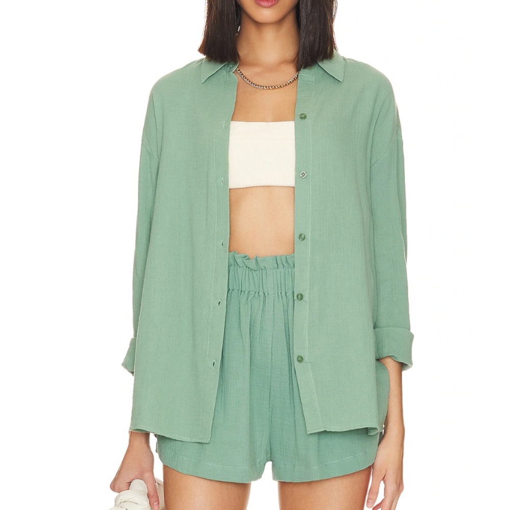Revolve summer set Green Shorts and shirt set XS